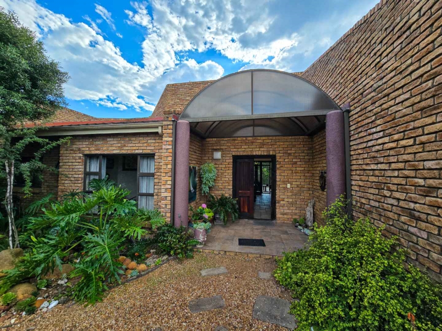 3 Bedroom Property for Sale in Stilbaai Wes Western Cape